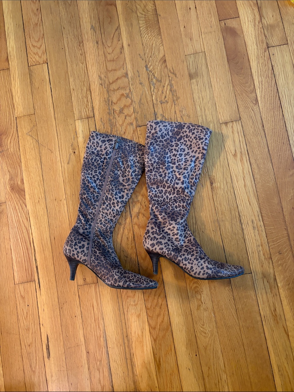Impo Stretch Norma Knee High Boots Cheetah Leopard Print Kitten Heel Sz. 7.5